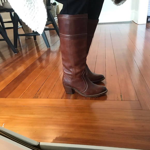 Knee length brown leather Frye boots - Picture 6 of 10